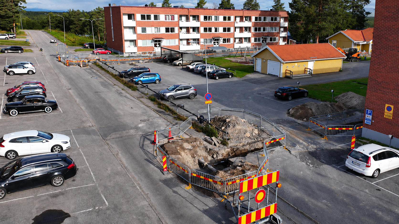 KV. Ärlan, Lärkan förstärkning av värmesystem. Grävning pågår. 